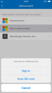 Uma segunda captura de tela do aplicativo MS Authenticator, mostrando a opção de fazer login ou escanear um código QR