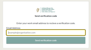 Tela para inserir e-mail com botão para solicitar um código de verificação